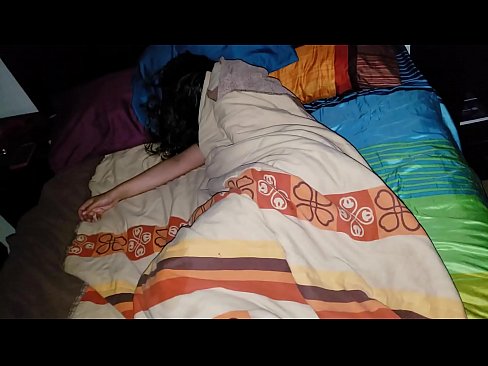 ❤️ Stiefson beréiert seng jonk Stéifmamm wärend hatt schléift. ❤️ Hausgemachte Porno bei eis lb.pornhills-com.ru ❤